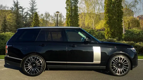 Black Range Rover Vogue side view